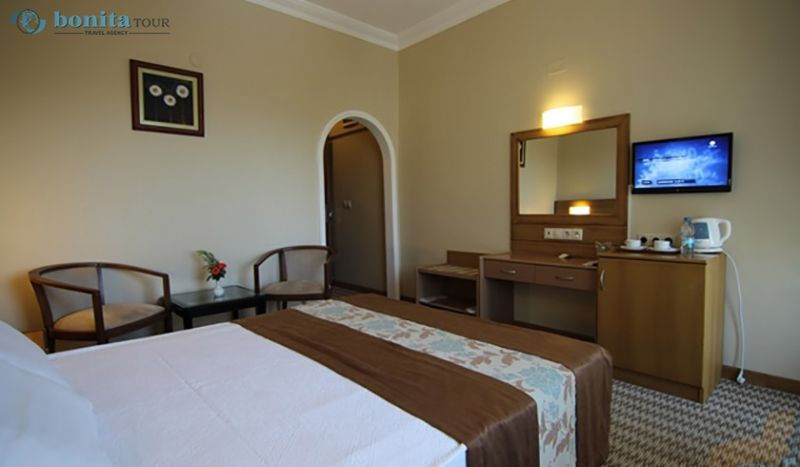 iris hotel rooms